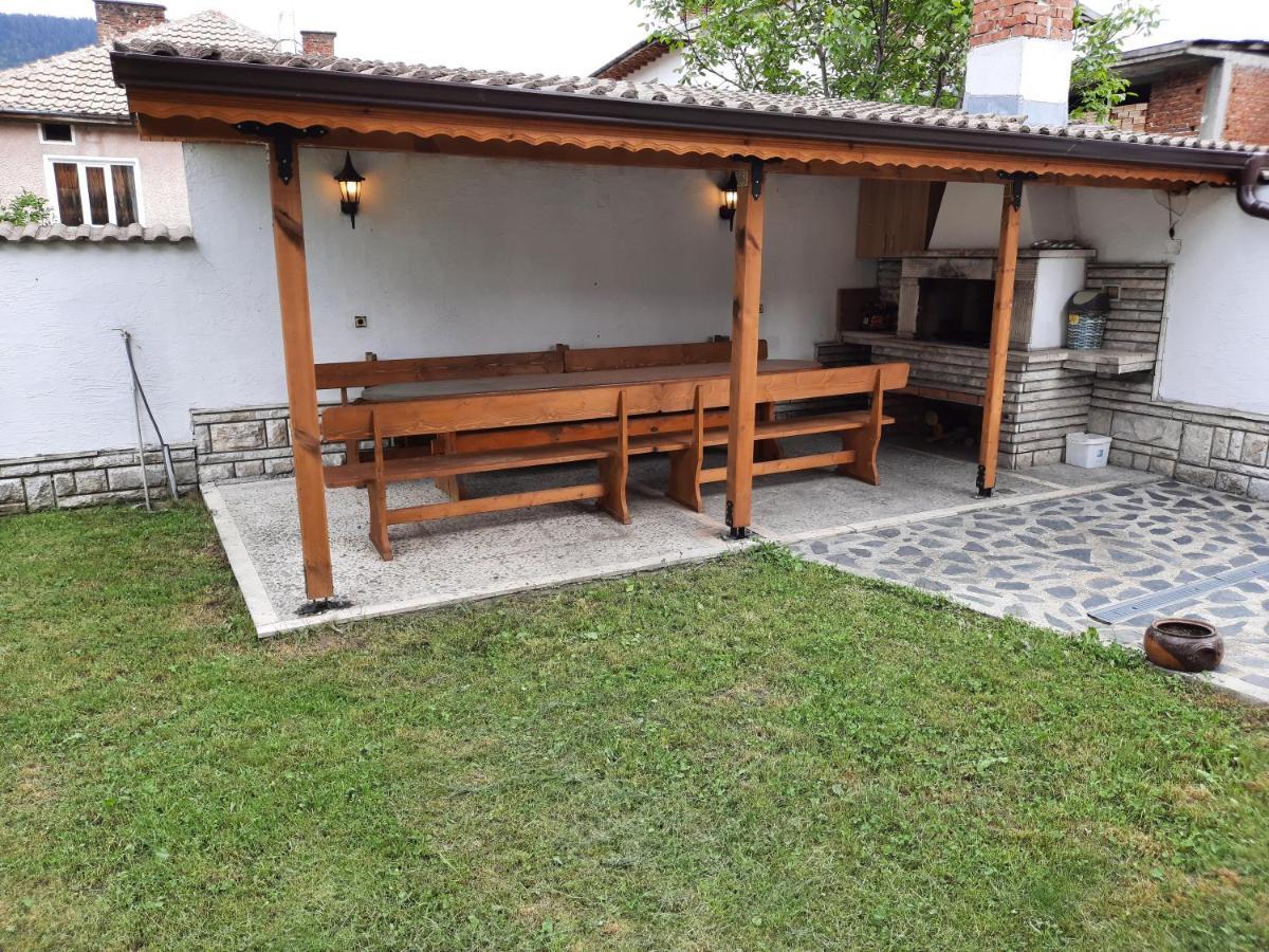 Къща Генчеви Otel Sarnitsa Dış mekan fotoğraf