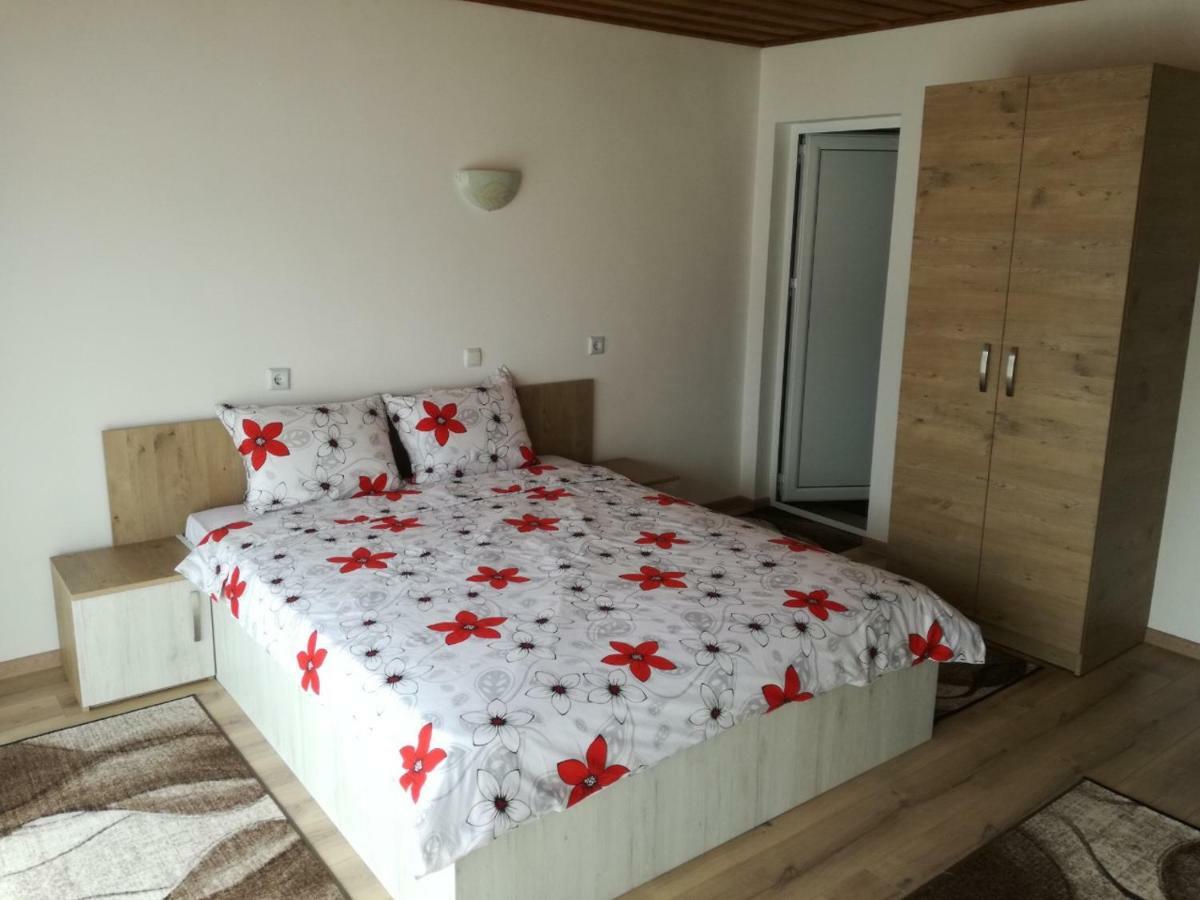Къща Генчеви Otel Sarnitsa Dış mekan fotoğraf