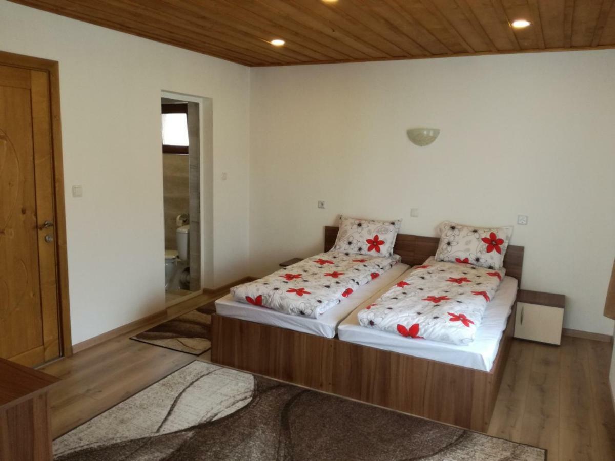 Къща Генчеви Otel Sarnitsa Dış mekan fotoğraf