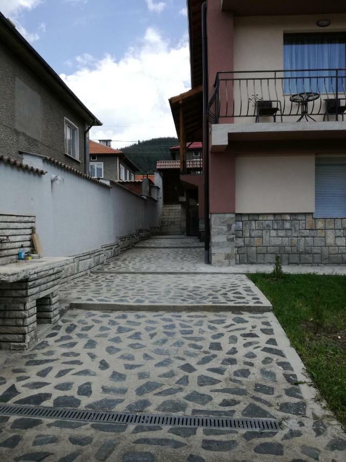 Къща Генчеви Otel Sarnitsa Dış mekan fotoğraf