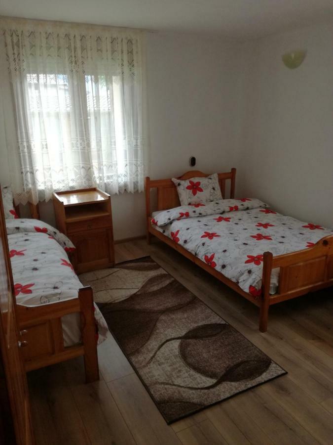 Къща Генчеви Otel Sarnitsa Dış mekan fotoğraf